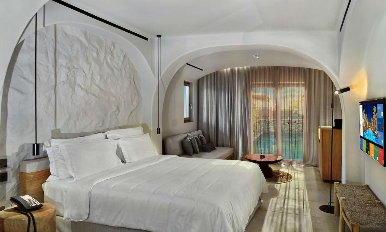 Radisson Blu Zaffron Resort, Santorini (adults Only)