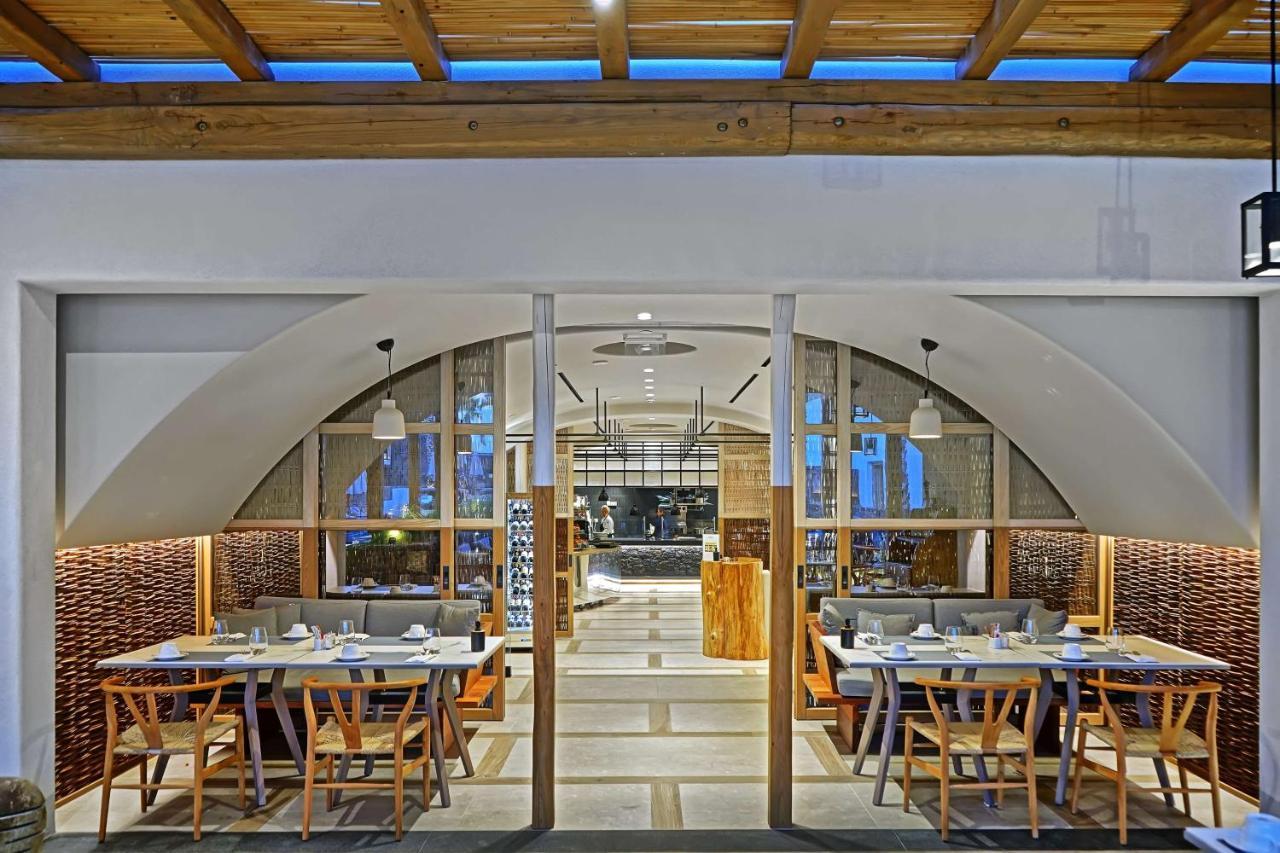 Radisson Blu Zaffron Resort, Santorini (adults Only) 5* Kamári