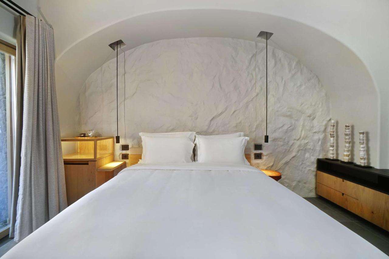 Radisson Blu Zaffron Resort, Santorini (adults Only) 5*